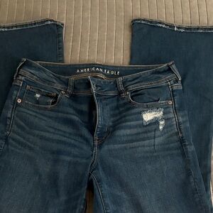 American Eagle Outfitters Women's Distressed Dark Blue Skinny Jeans